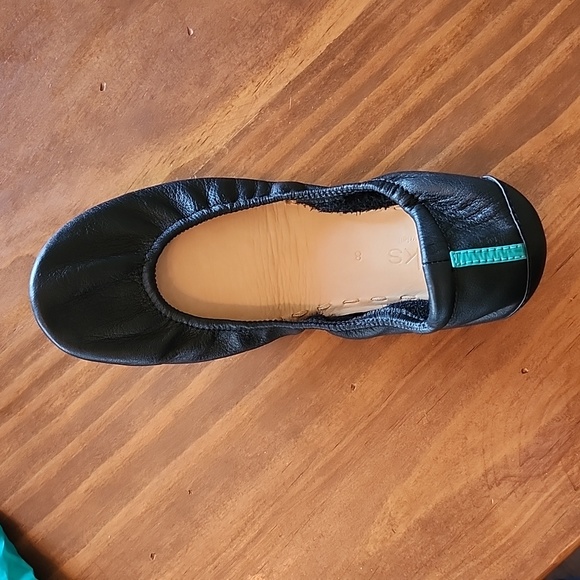 Tieks by Gavrieli Flat, Black Shoes (8) - Picture 3 of 3